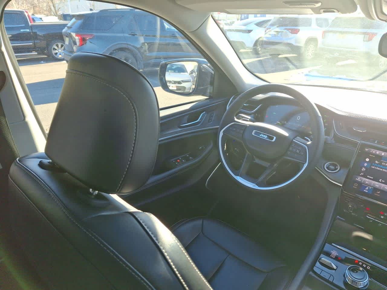 Thumbnail: 2024 Jeep Grand Cherokee - 15