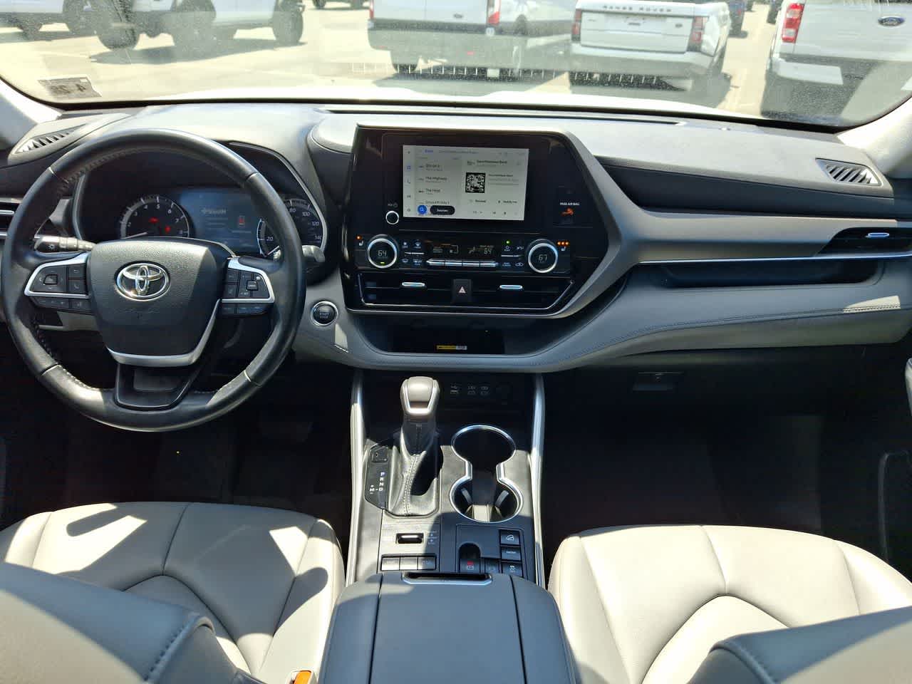 Thumbnail: 2023 Toyota Highlander - 10