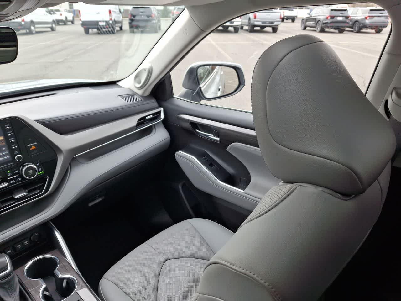 Thumbnail: 2021 Toyota Highlander - 11