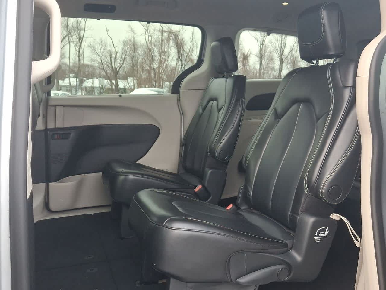 Thumbnail: 2023 Chrysler Pacifica - 26