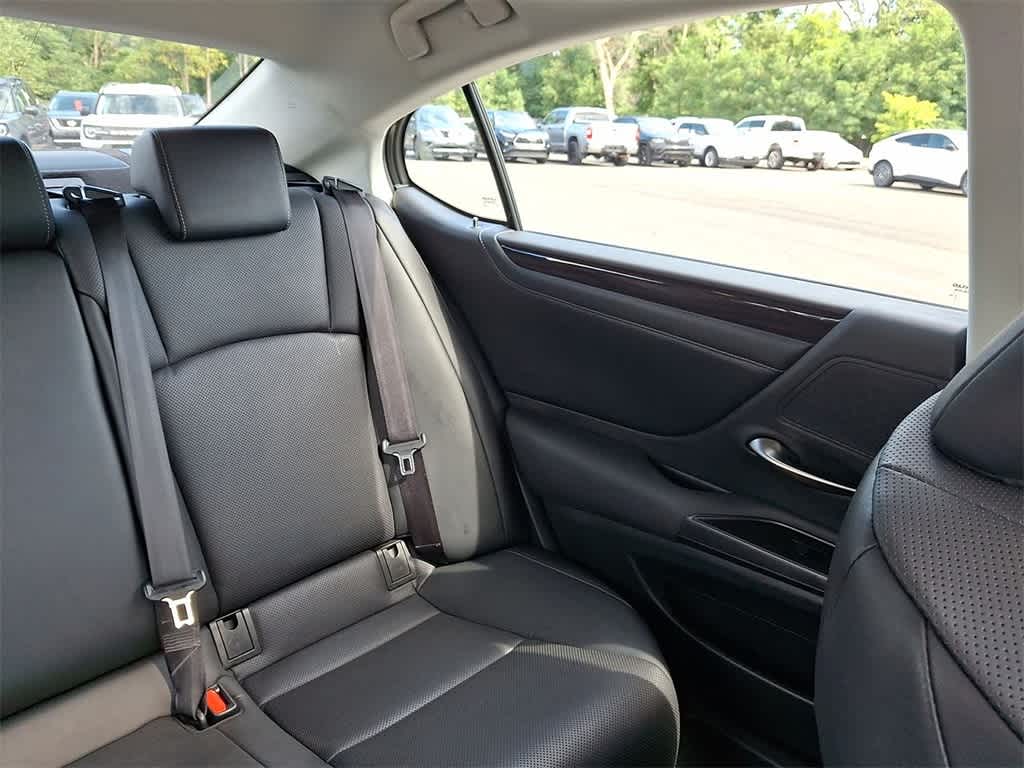 Thumbnail: 2019 Lexus ES - 14