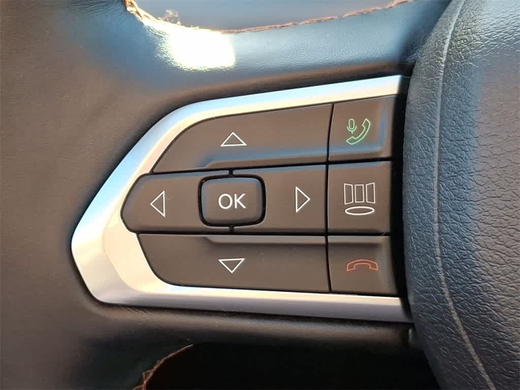 Thumbnail: 2022 Jeep Compass - 23