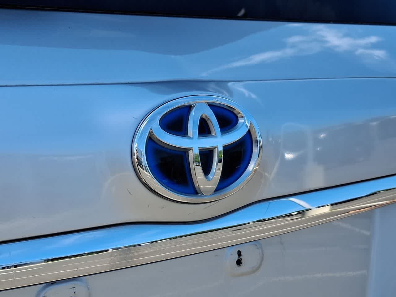 Thumbnail: 2012 Toyota RAV4 - 28