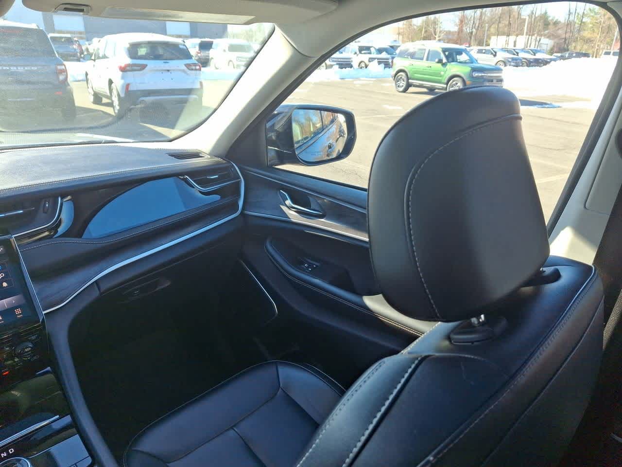 Thumbnail: 2024 Jeep Grand Cherokee - 11