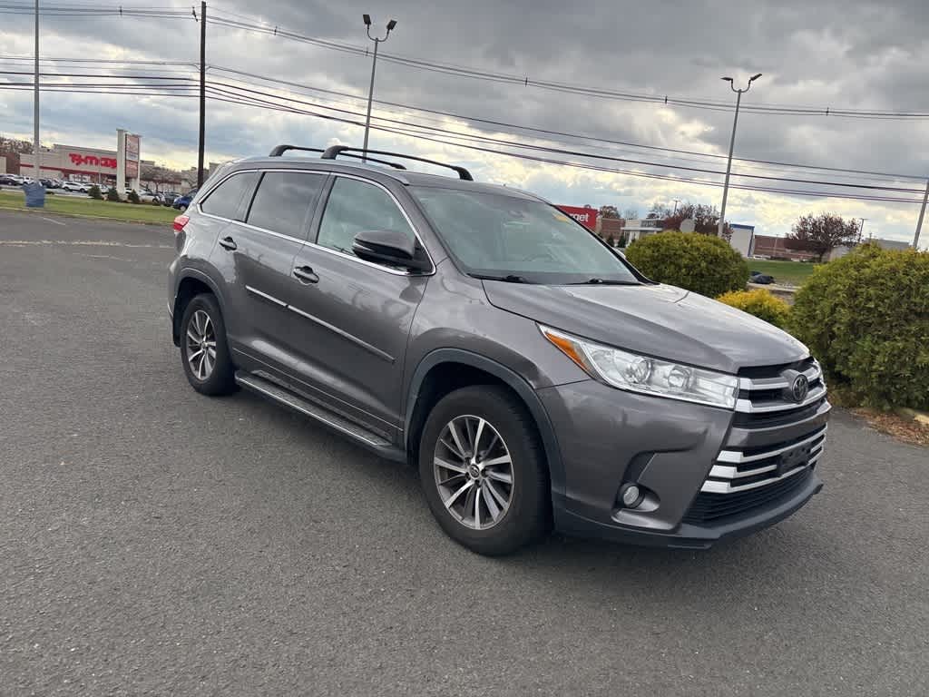 Thumbnail: 2018 Toyota Highlander - 8