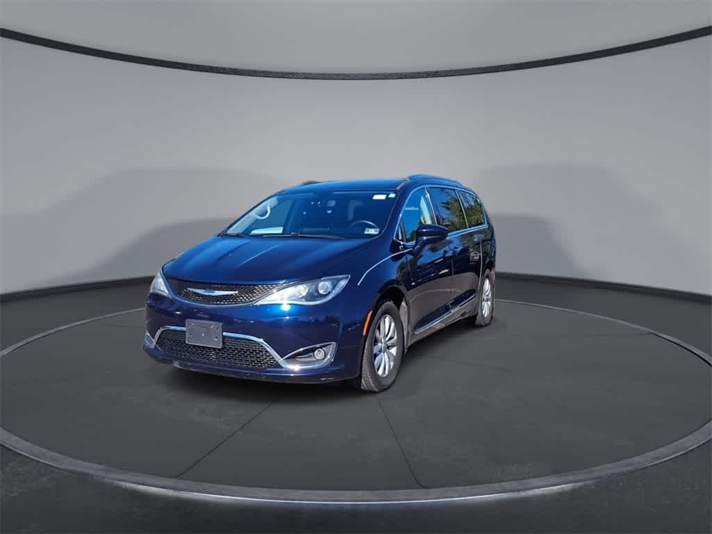 Thumbnail: 2019 Chrysler Pacifica - 3