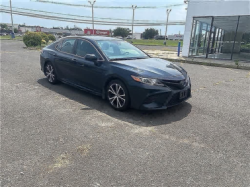 Thumbnail: 2019 Toyota Camry - 10
