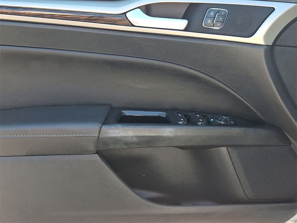 Thumbnail: 2015 Ford Fusion - 16
