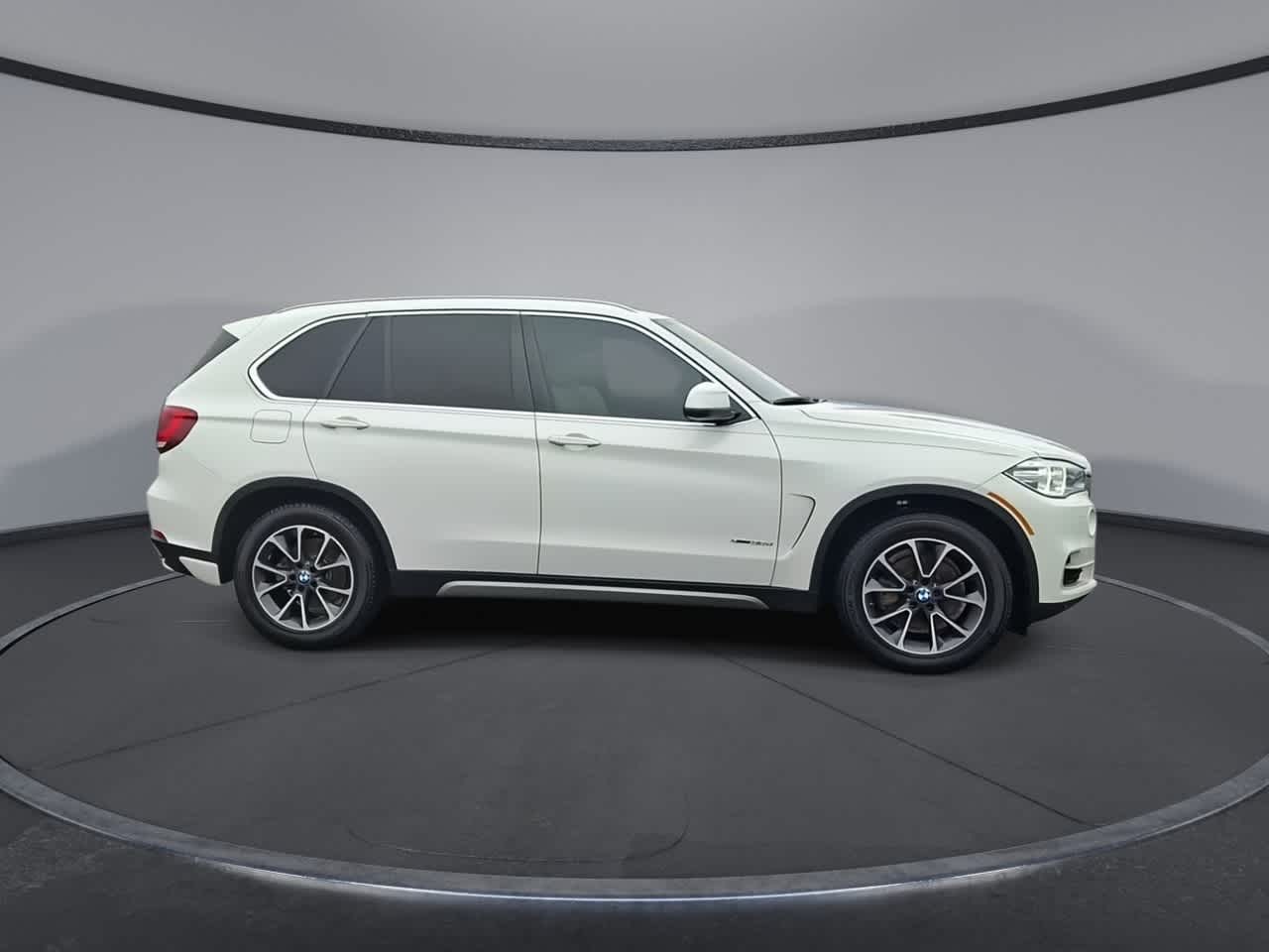 Thumbnail: 2017 BMW X5 - 9