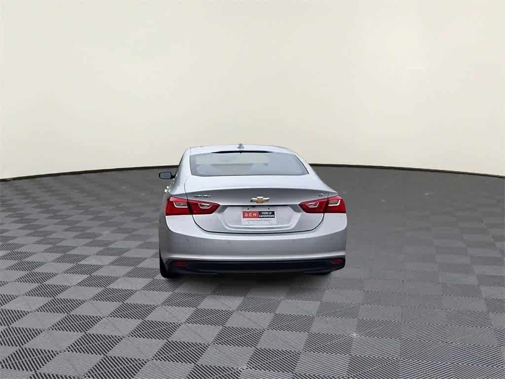Thumbnail: 2017 Chevrolet Malibu - 7