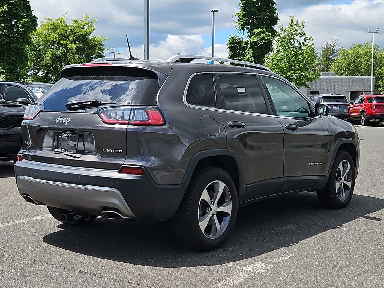Thumbnail: 2019 Jeep Cherokee - 31