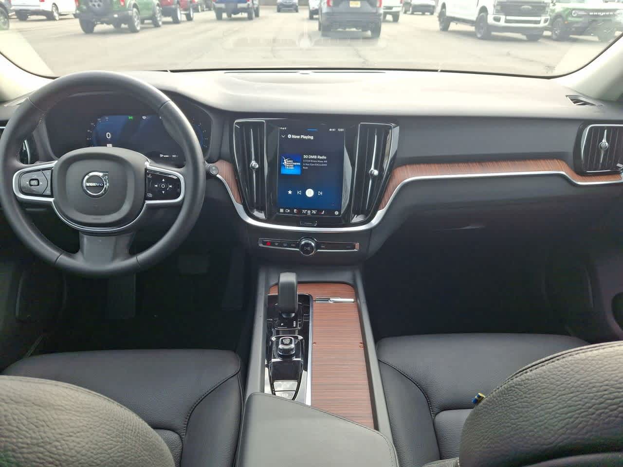 Thumbnail: 2025 Volvo S60 - 10