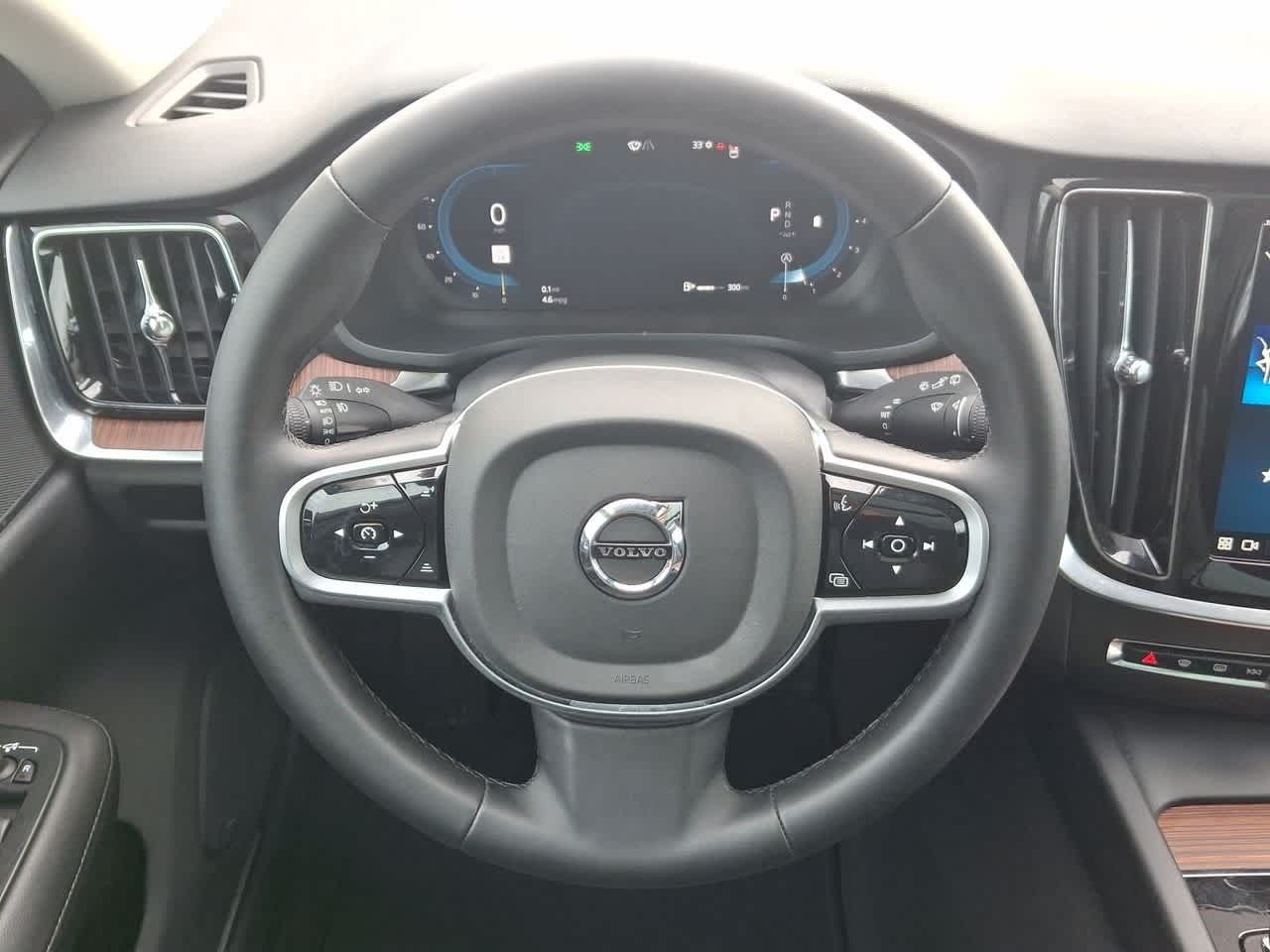 Thumbnail: 2025 Volvo S60 - 22