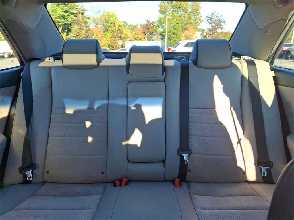 Thumbnail: 2015 Toyota Camry - 13