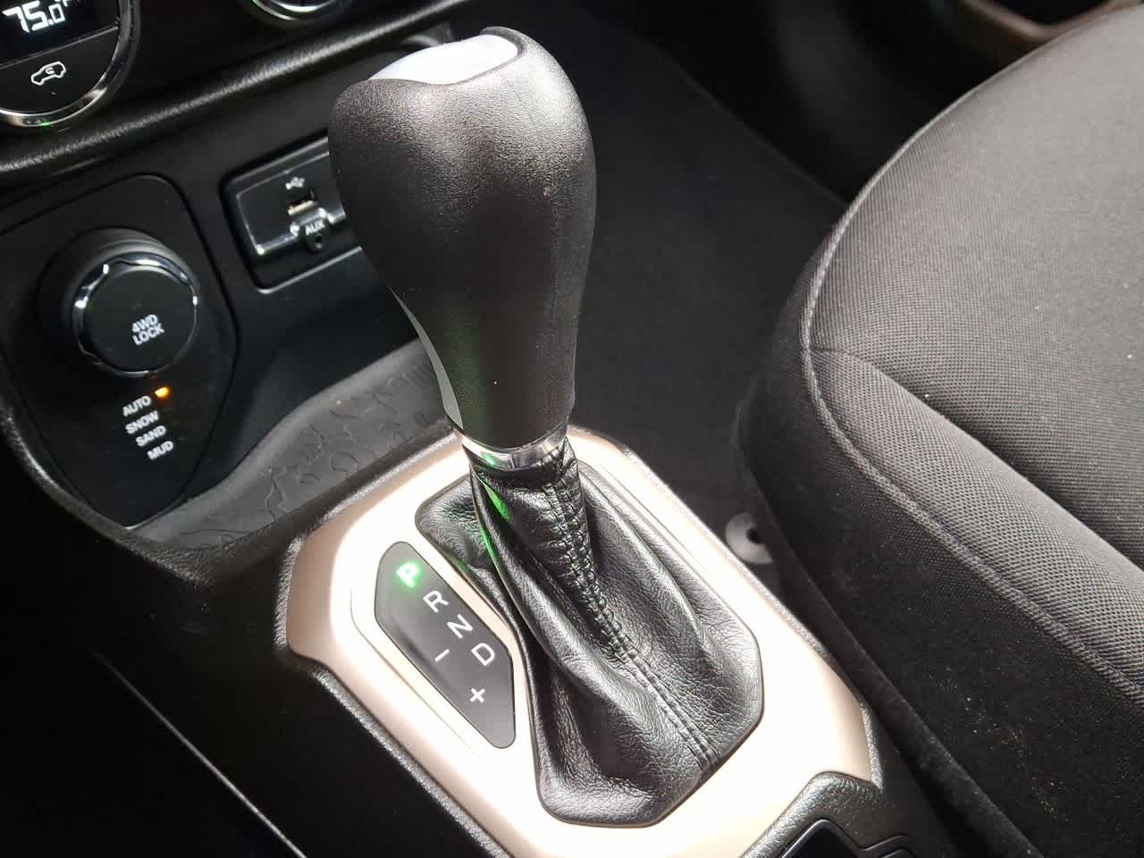 Thumbnail: 2017 Jeep Renegade - 18