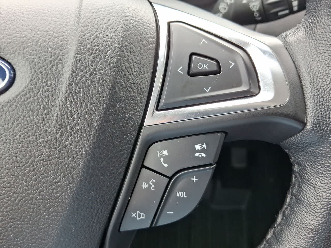 Thumbnail: 2021 Ford Edge - 24