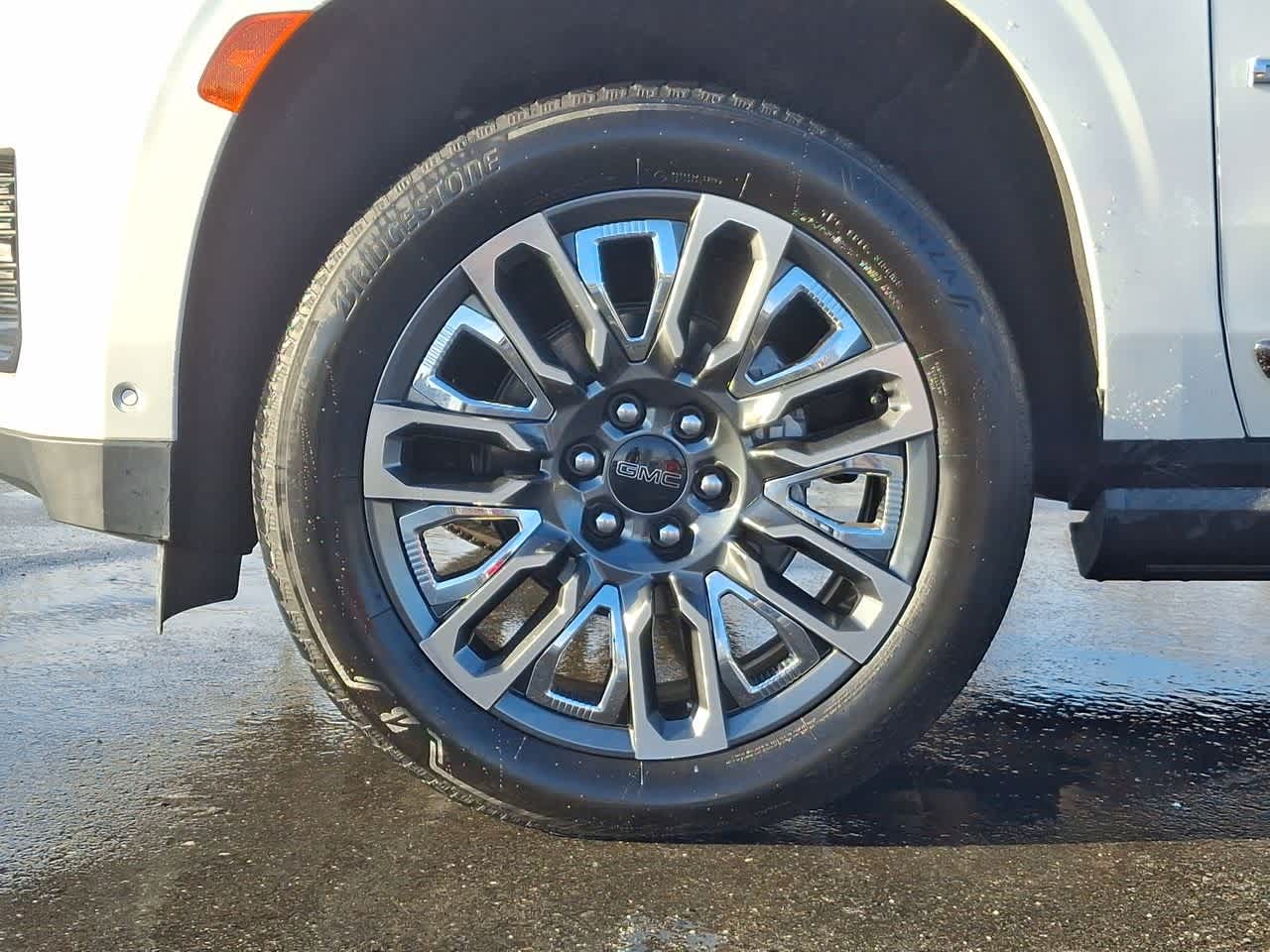 Thumbnail: 2024 GMC Yukon - 29