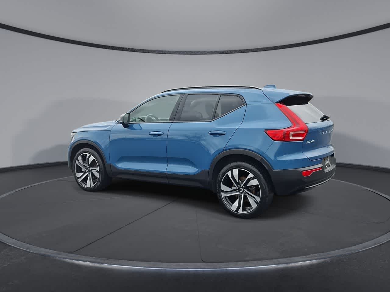 Thumbnail: 2025 Volvo XC40 - 6