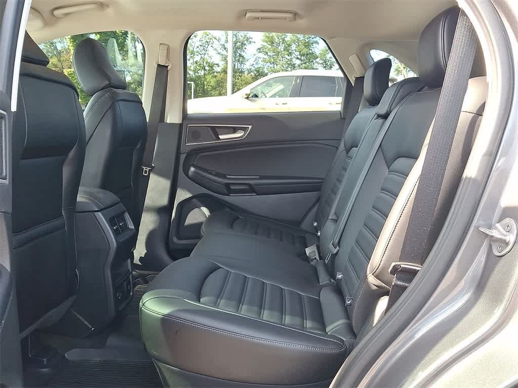Thumbnail: 2022 Ford Edge - 26