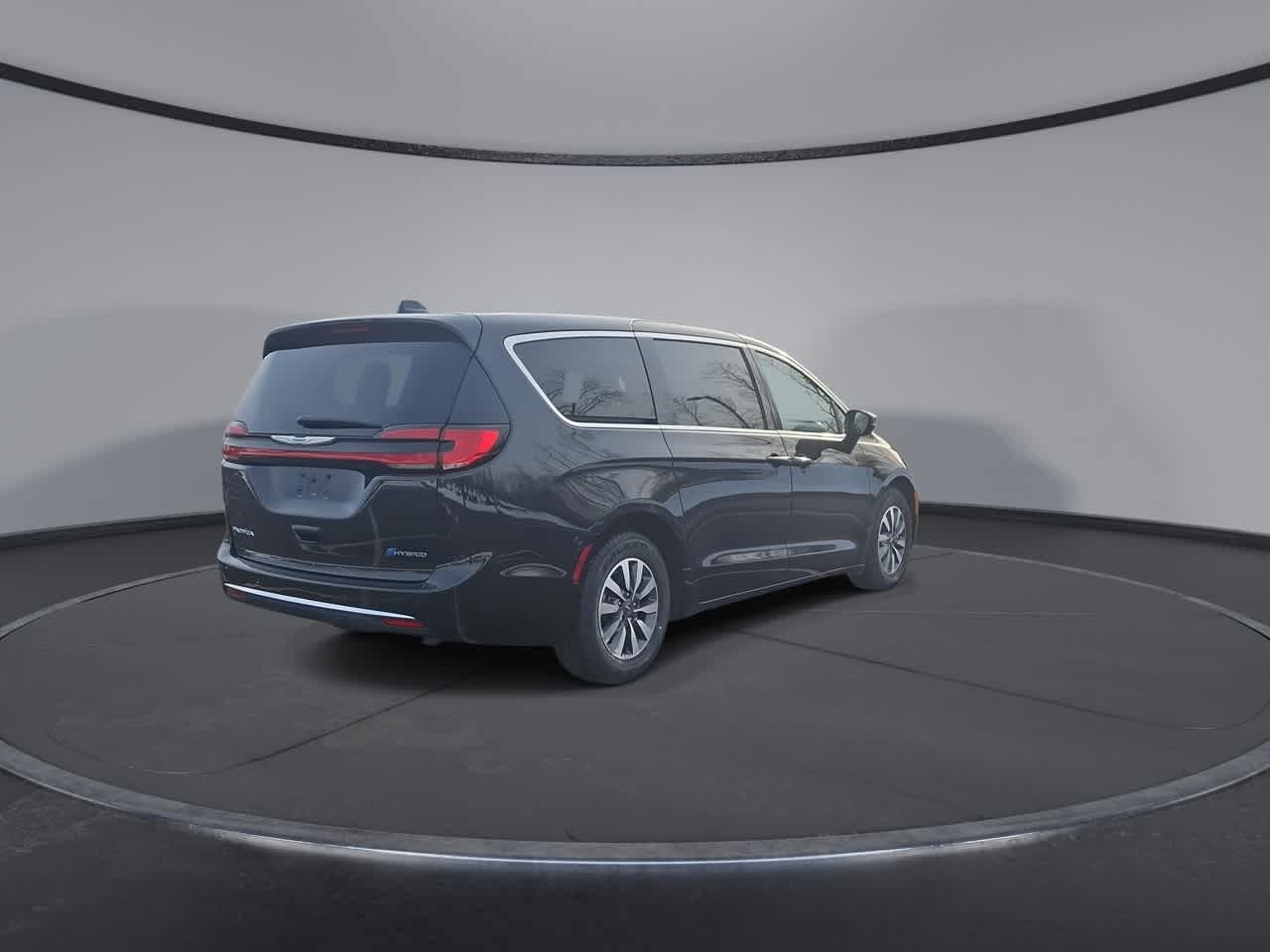 Thumbnail: 2024 Chrysler Pacifica - 8