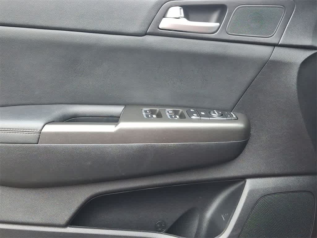 Thumbnail: 2020 Kia Sportage - 16