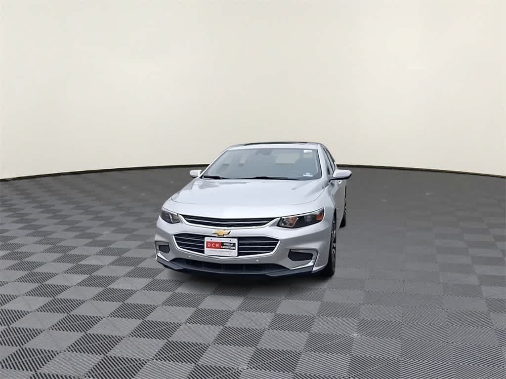 Thumbnail: 2017 Chevrolet Malibu - 3