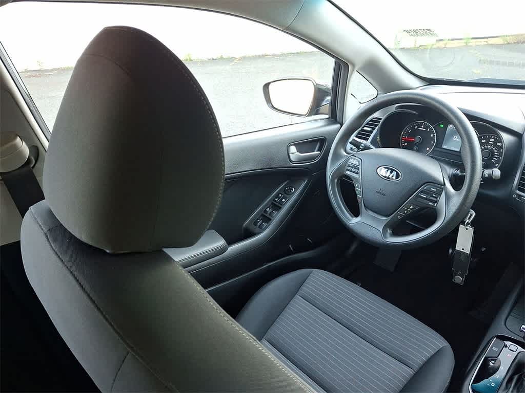 Thumbnail: 2018 Kia Forte - 15