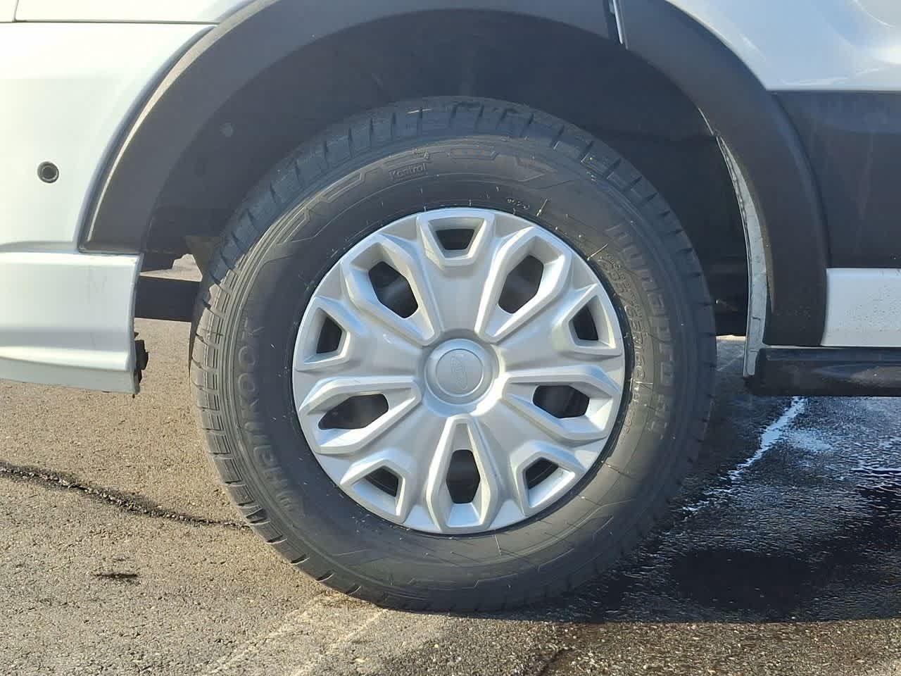 Thumbnail: 2024 Ford Econoline - 29