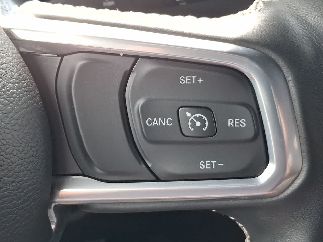 Thumbnail: 2022 Jeep Wrangler - 24