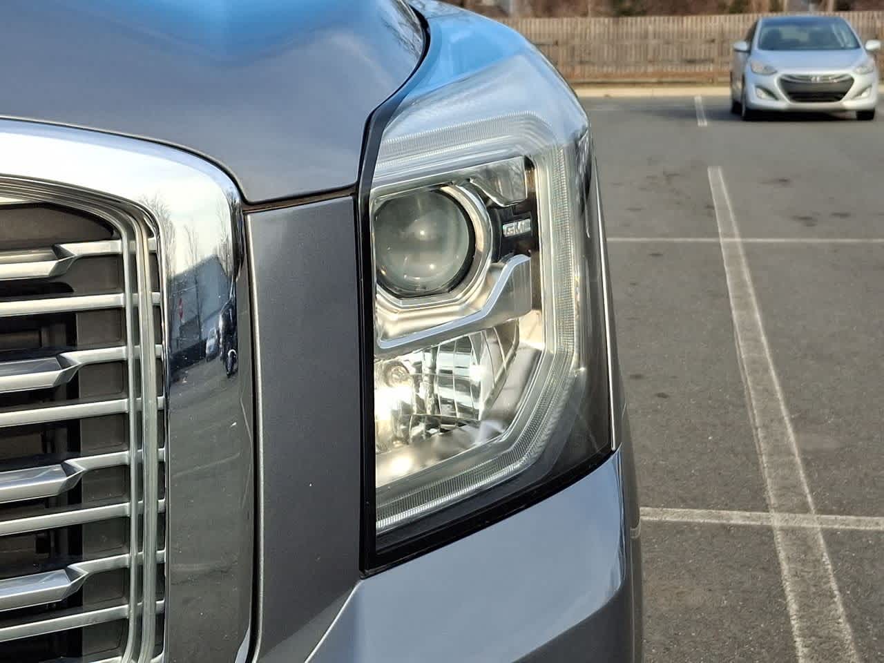 Thumbnail: 2020 GMC Yukon XL - 30