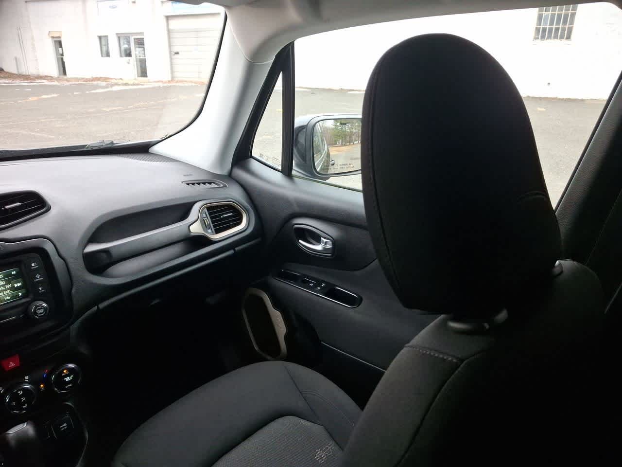 Thumbnail: 2017 Jeep Renegade - 11