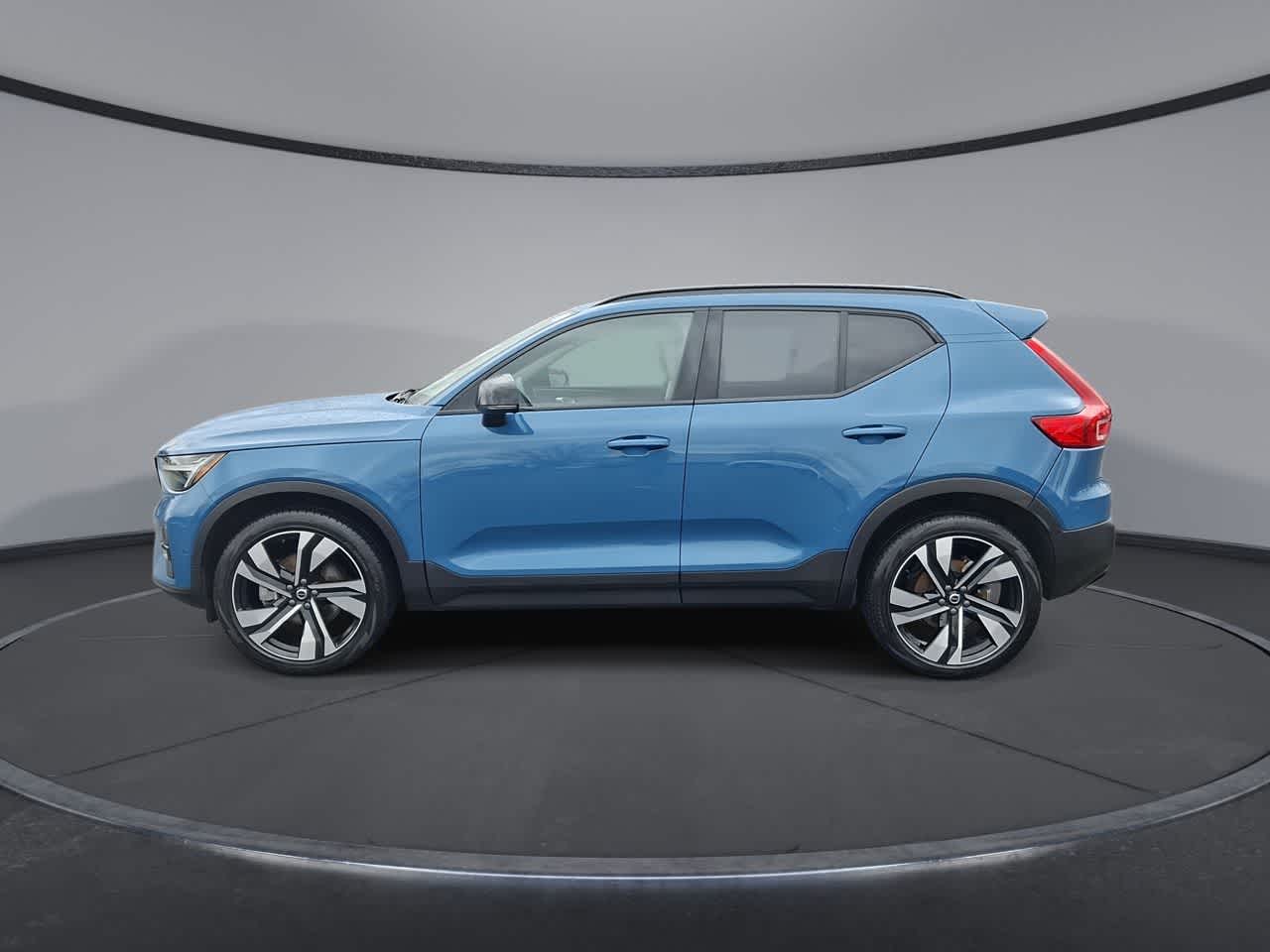 Thumbnail: 2025 Volvo XC40 - 5