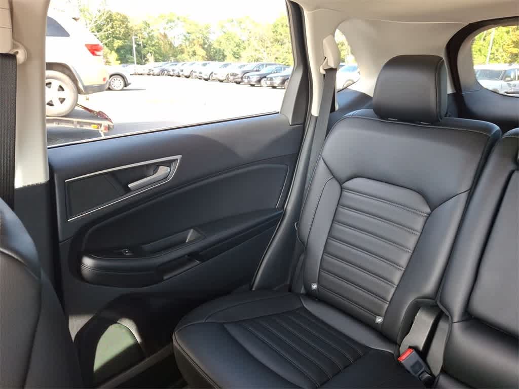 Thumbnail: 2022 Ford Edge - 12