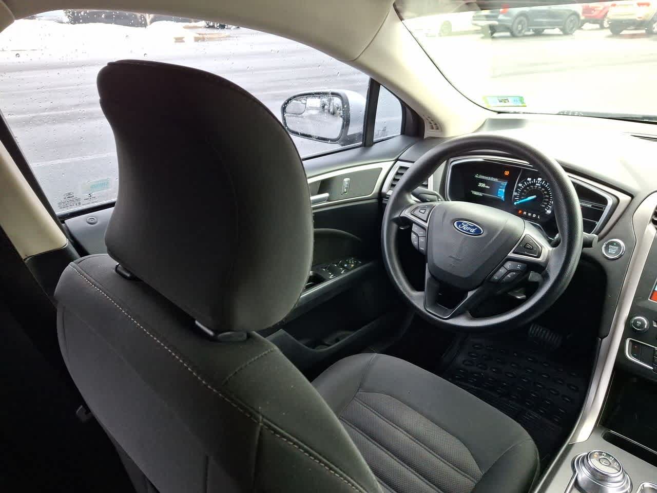 Thumbnail: 2017 Ford Fusion - 15