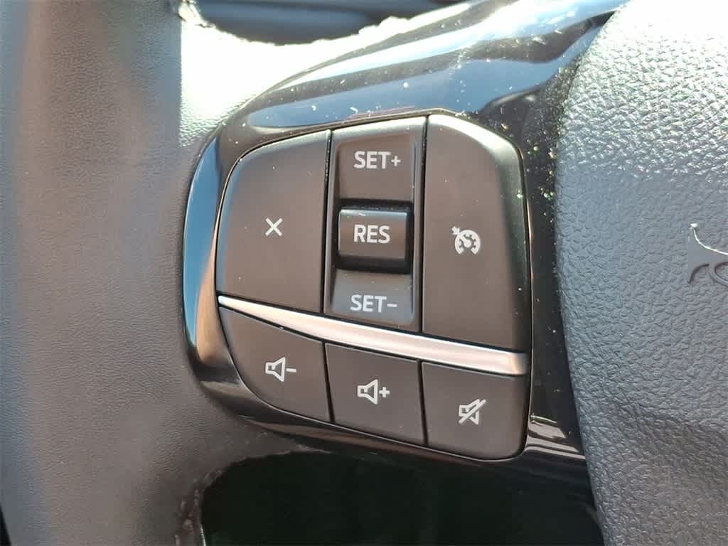 Thumbnail: 2022 Ford Escape - 23