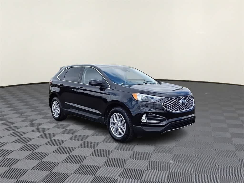 Thumbnail: 2023 Ford Edge - 2