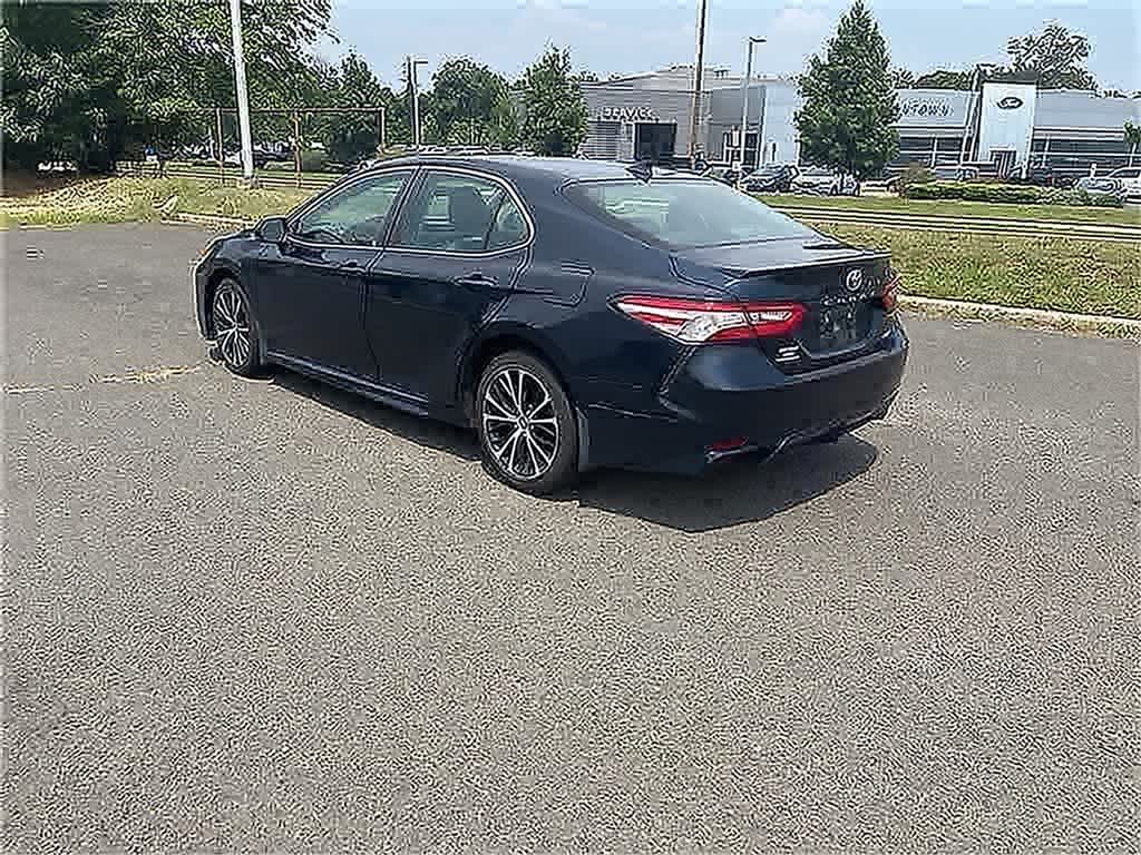Thumbnail: 2019 Toyota Camry - 22