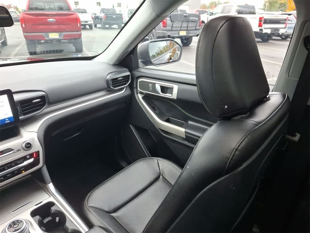 Thumbnail: 2020 Ford Explorer - 11