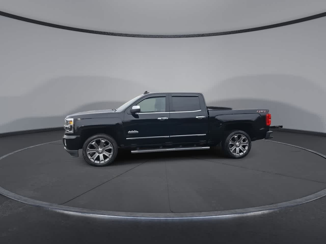 Thumbnail: 2018 Chevrolet Silverado 1500 - 4