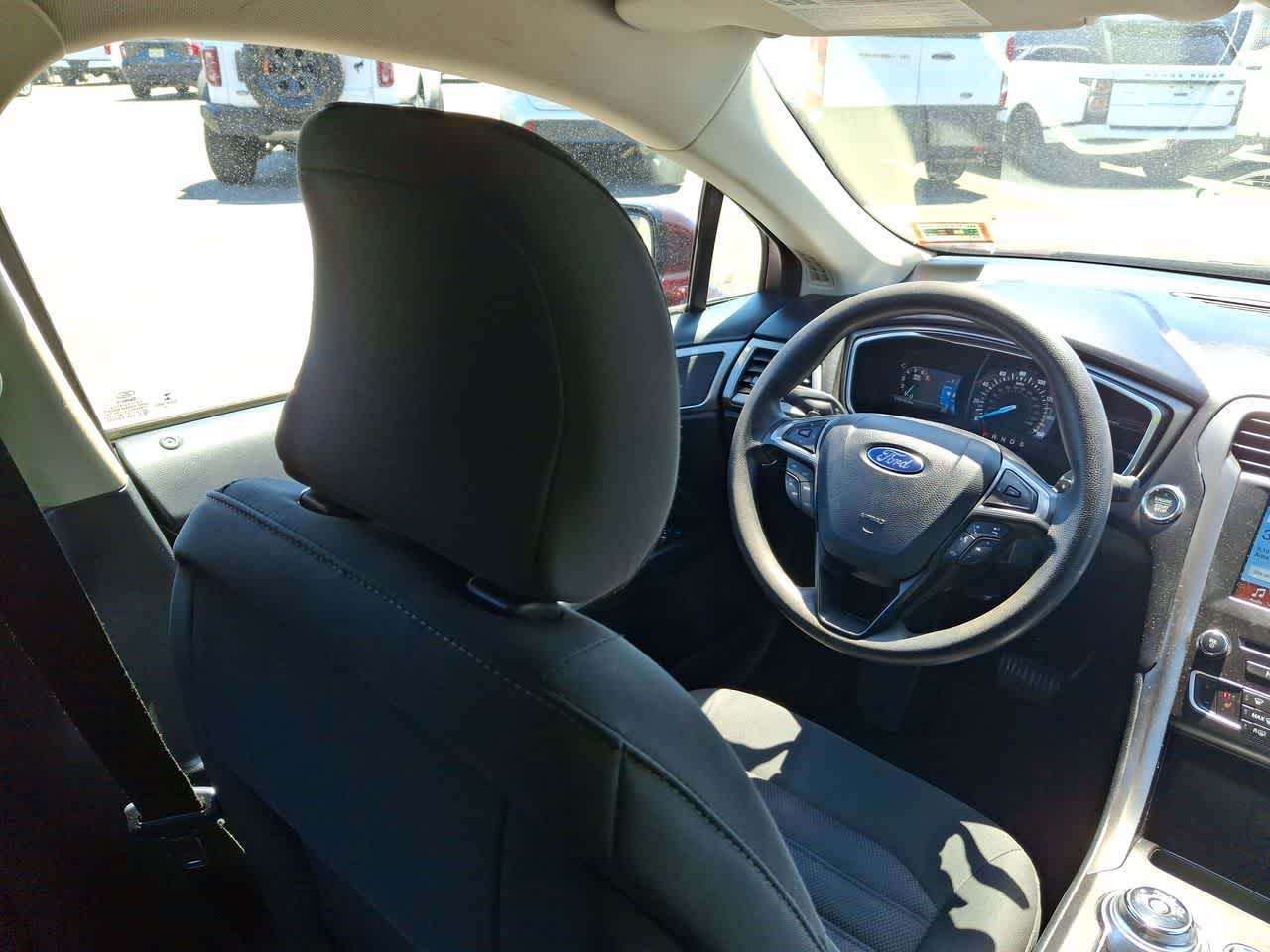 Thumbnail: 2017 Ford Fusion - 15