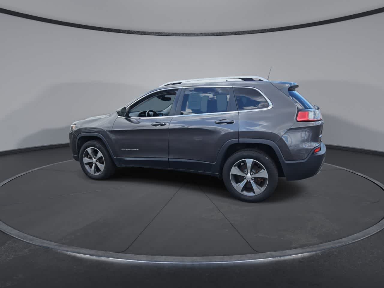 Thumbnail: 2019 Jeep Cherokee - 6