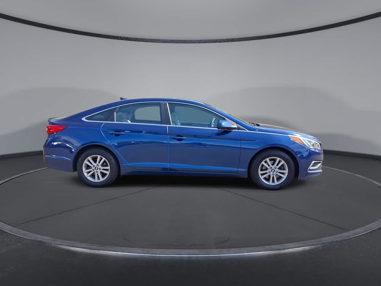 Thumbnail: 2016 Hyundai Sonata - 9
