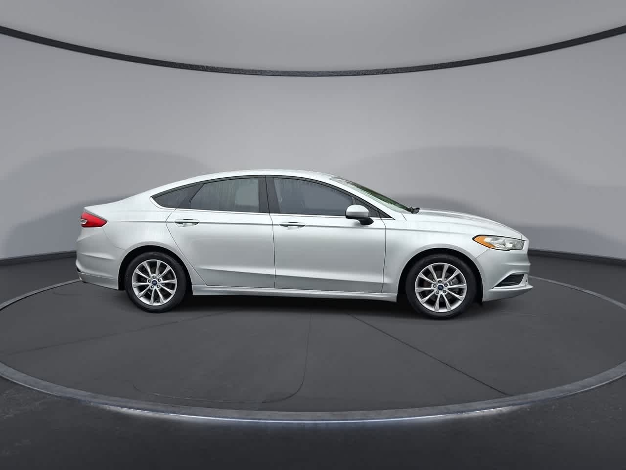 Thumbnail: 2017 Ford Fusion - 9