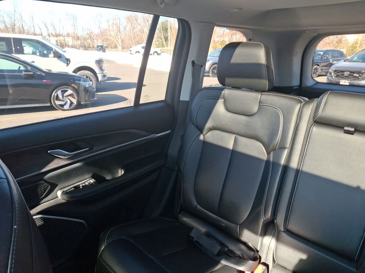 Thumbnail: 2024 Jeep Grand Cherokee - 12