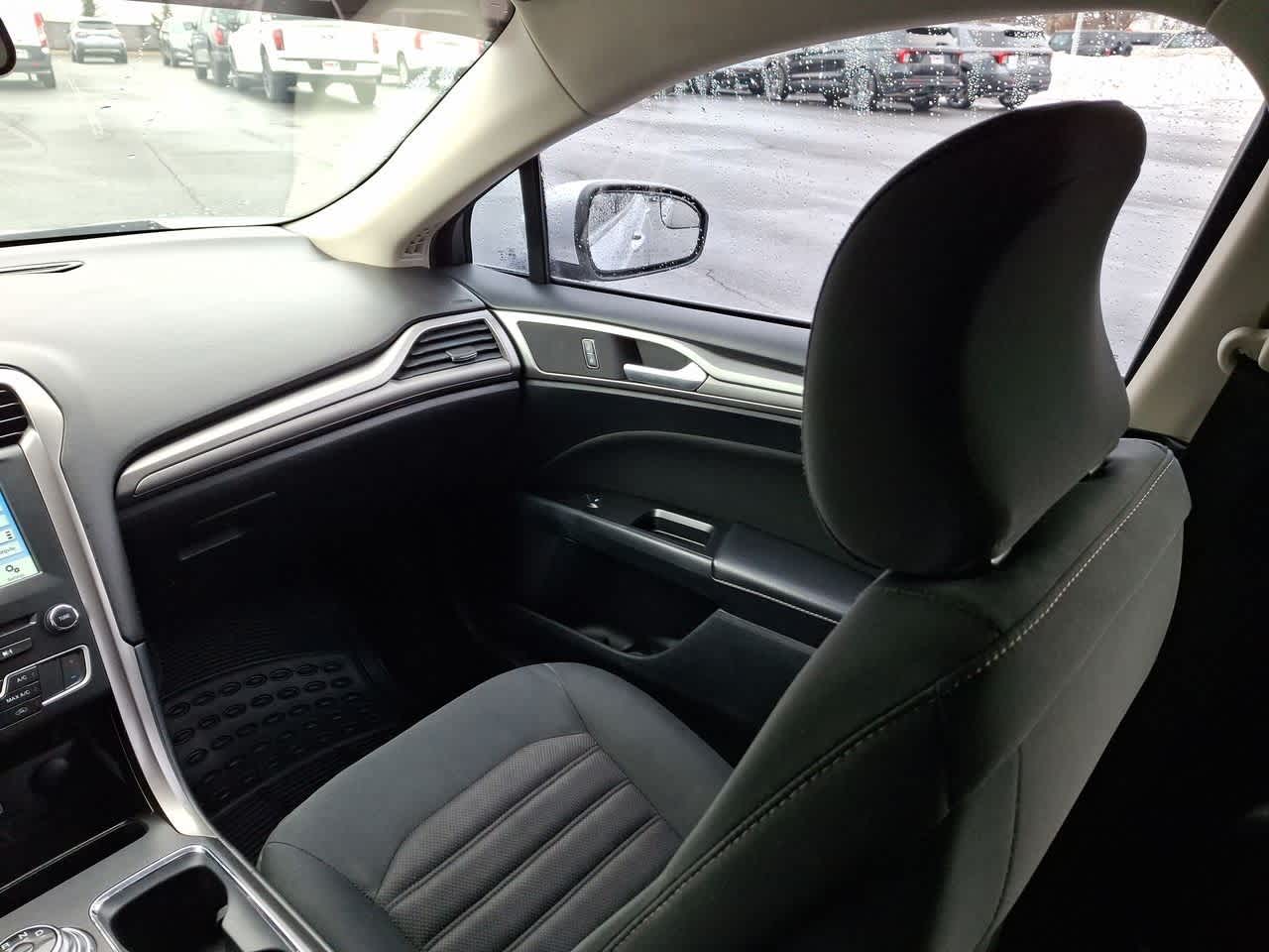 Thumbnail: 2017 Ford Fusion - 11