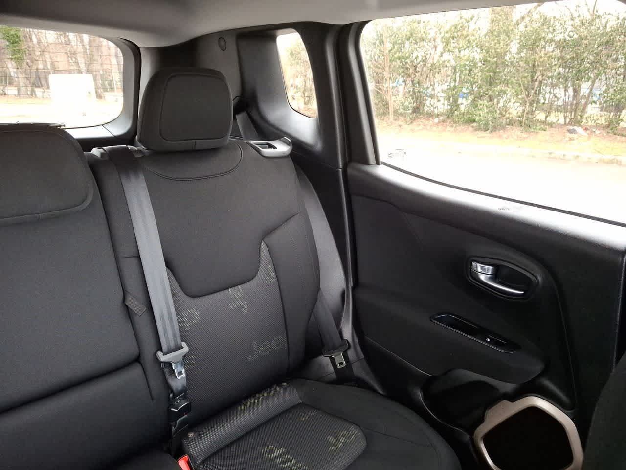 Thumbnail: 2017 Jeep Renegade - 14