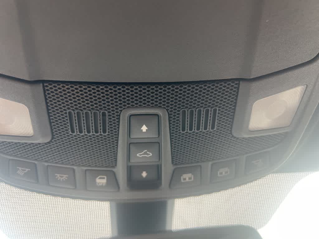 Thumbnail: 2016 Lincoln MKC - 24