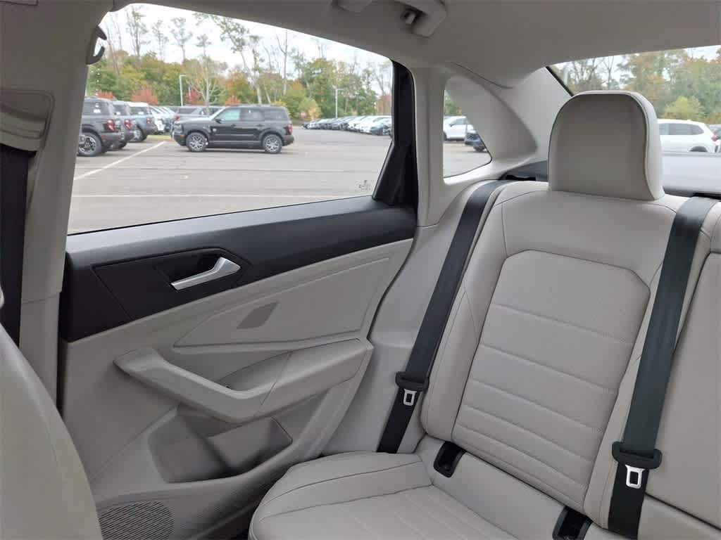 Thumbnail: 2023 Volkswagen Jetta - 12