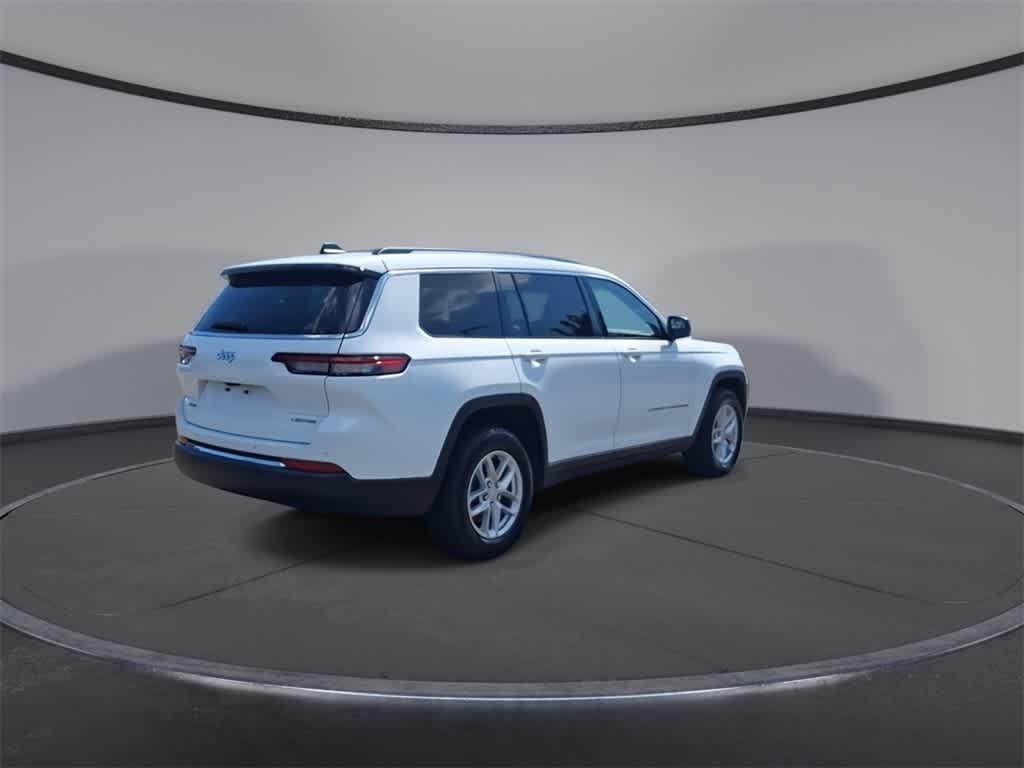 Thumbnail: 2023 Jeep Grand Cherokee - 8