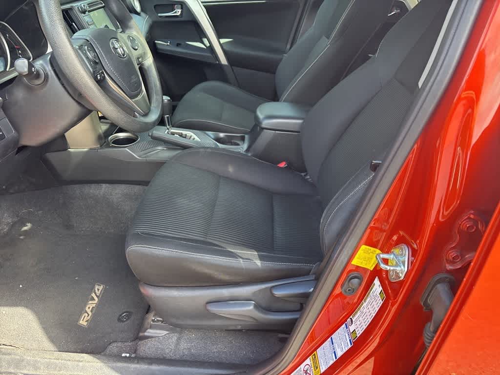 Thumbnail: 2015 Toyota RAV4 - 28